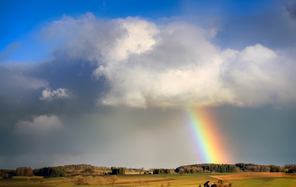 Cuaca Lampung 28 Oktober 2024: Hujan Lokal dan Peringatan Dini