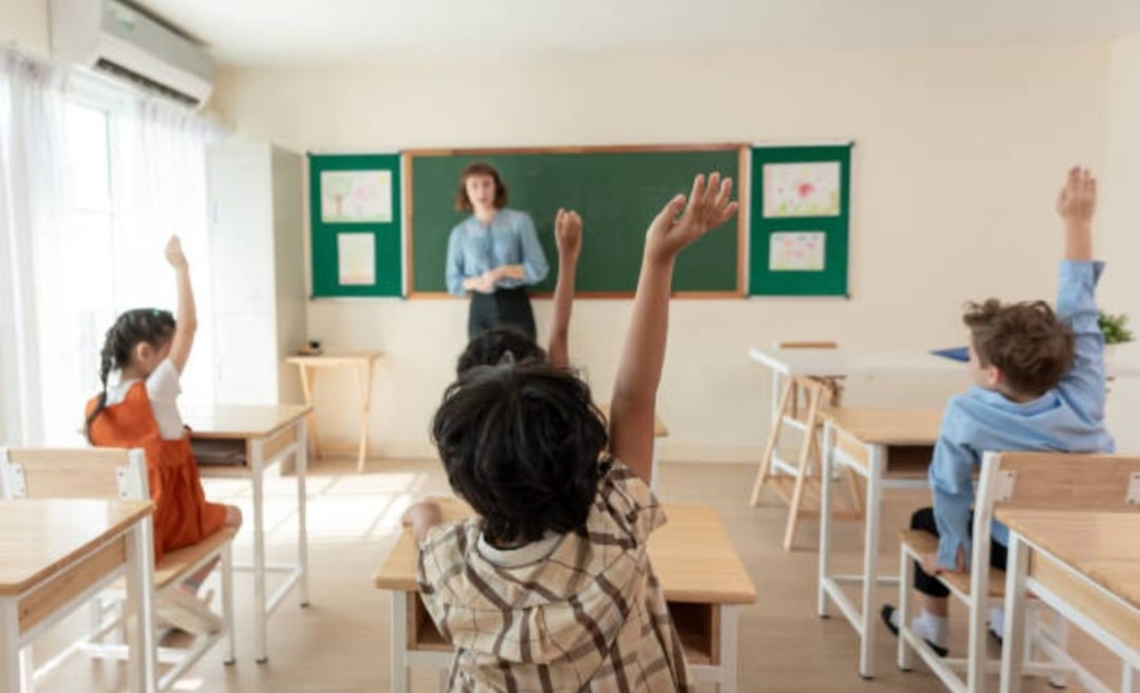 MANIPULASI NILAI RAPOR