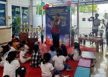 Pendongeng Lampung Jarwo Songha, Meriahkan Family Gathering BPK Lampung