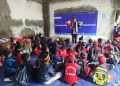 Jarwo Songha Hibur Anak-anak Penyintas Longsor lewat Dongeng
