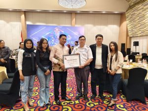 Kapolresta Bandar Lampung Abdul Waras Terima Penghargaan dari Komnas Perlindungan Anak