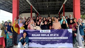 Manfaatkan Limbah Organik Rumah Tangga, KKN Trans Tanjungan Kenalkan Eco-Enzyme untuk Kehidupan Sehari-hari