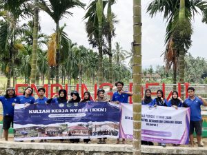 Tim KKN Sendang Retno Revitalisasi Embung Dewi Sri untuk Menjaga Keasrian Lingkungan dan Meningkatkan Daya Tarik Wisata