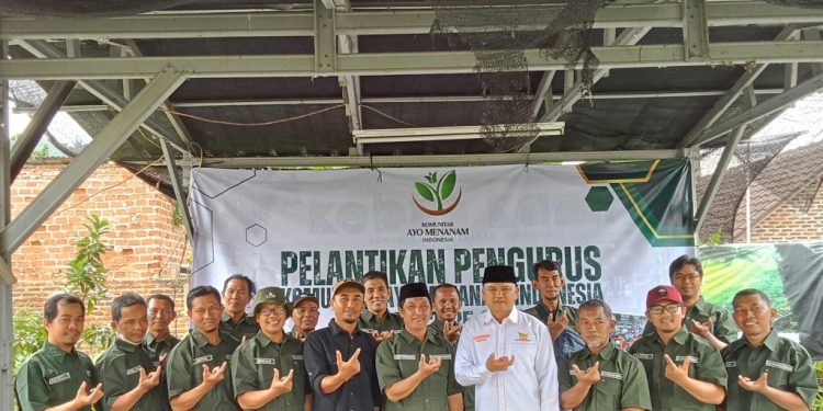 KOMUNITAS AYO MENANAM