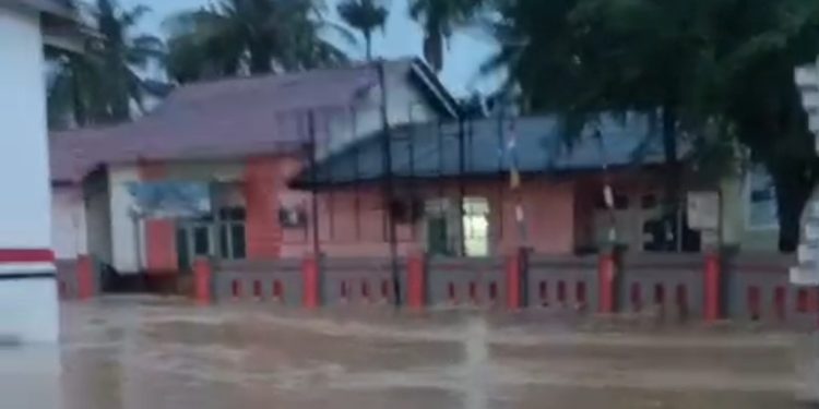 Hujan Lebat Dua Hari Bikin Perumahan Bataranila Terendam
