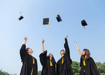Gap Year Sebelum Kuliah: Strategi Cerdas atau Pilihan Berisiko?