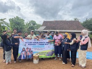 Mahasiswa KKN Gelar Penyuluhan Pembuatan Silase di Desa Sukasari