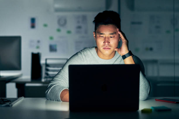 KARYAWAN MUDA LEMBUR