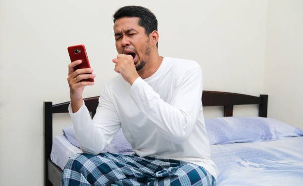 Efek Doomscrolling yang Rusak Pola Hidup