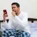 Efek Doomscrolling yang Rusak Pola Hidup