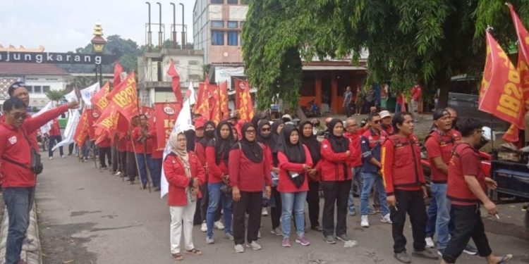 Suara Buruh Lampung Menggema di May Day 2025