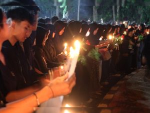 Aksi 1000 Lilin Wafatnya Pratama Wijaya, Mahasiswa Unila Serukan Kampus Aman Tanpa Kekerasan