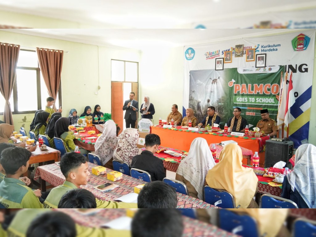 Program edukatif PTPN IV Regional VII bertajuk PalmCo Goes to School-