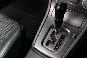 Perbedaan Mobil Manual dan Matic: Mana yang Cocok untuk Anda?