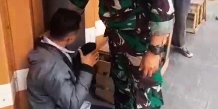 Bom Molotov Menuju Gedung DPRD