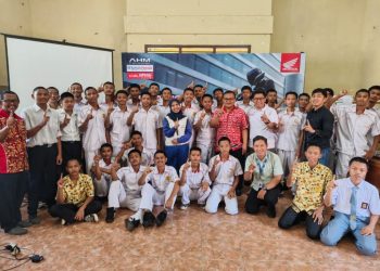 Edukasi Safety Riding di SMKN 2 Bandar Lampung digelar PT Tunas Dwipa Matra (TDM)