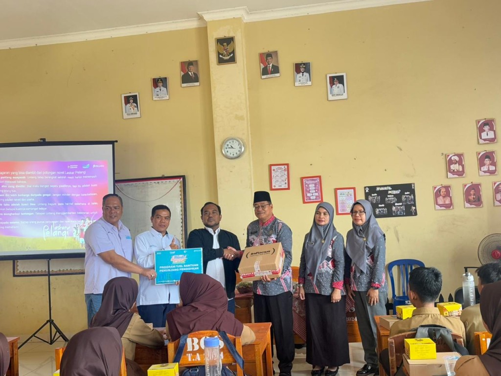 Pelindo Kenalkan Dunia Kepelabuhan,...