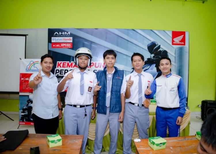 TDM Honda Lampung Tanamkan Budaya Aman Berkendara di SMKN 3 Kota Metro.