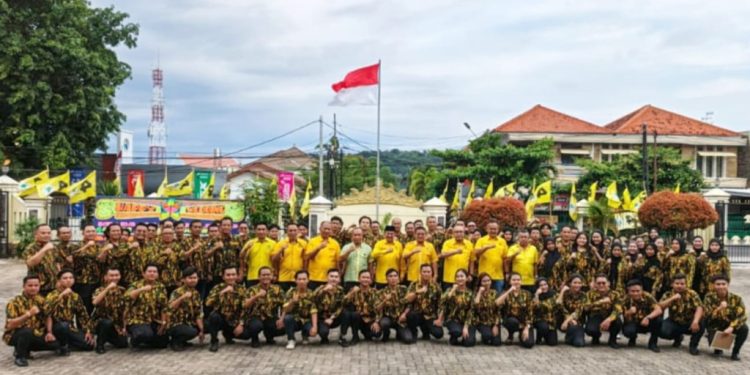 Darlian Pone Dorong Regenerasi Lewat Diklat Kader Muda Partai Golkar
