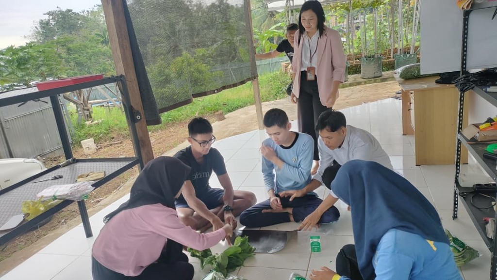 Yamet School Cendana Lampung dan W Local Farm Gelar Magang Hidroponik Perdana