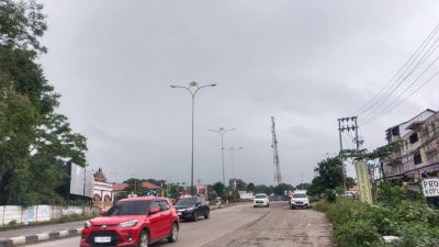 Hujan dengan intensitas sedang hingga lebat mengguyur kawasan perkotaan di Lampung, disertai awan tebal.