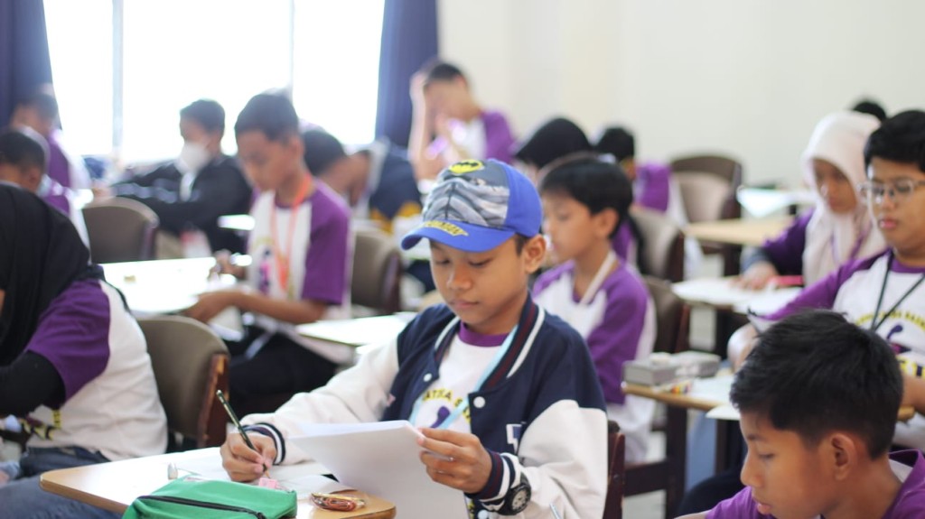 Fatih Muhammad Akbar, siswa Kelas VI SD Negeri 2 Campang Raya, sukses menorehkan prestasi tingkat nasional.