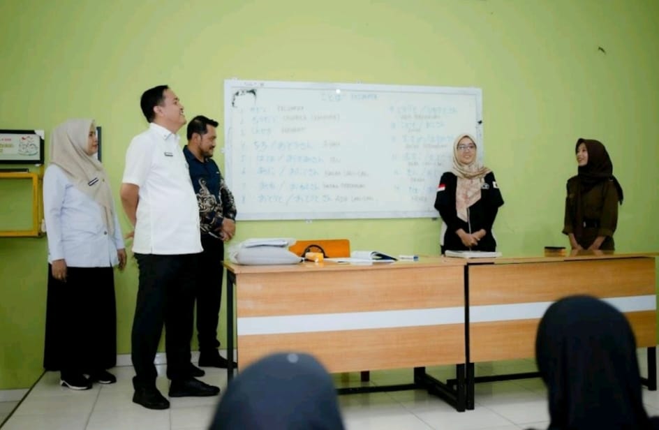 Kadisdik Lampung Tinjau Pelaksanaan KMV Ekskul di SMK Metro