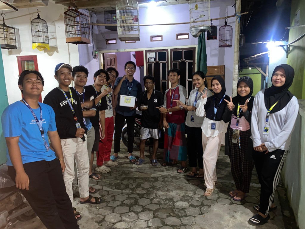 Dari Sampah ke Pakan Inovasi Maggot Mahasiswa KKN Unila di Perwata.