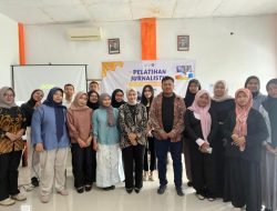 FISIP UNISS Kendal Asah Jurnalis Muda Hadapi Era Digital