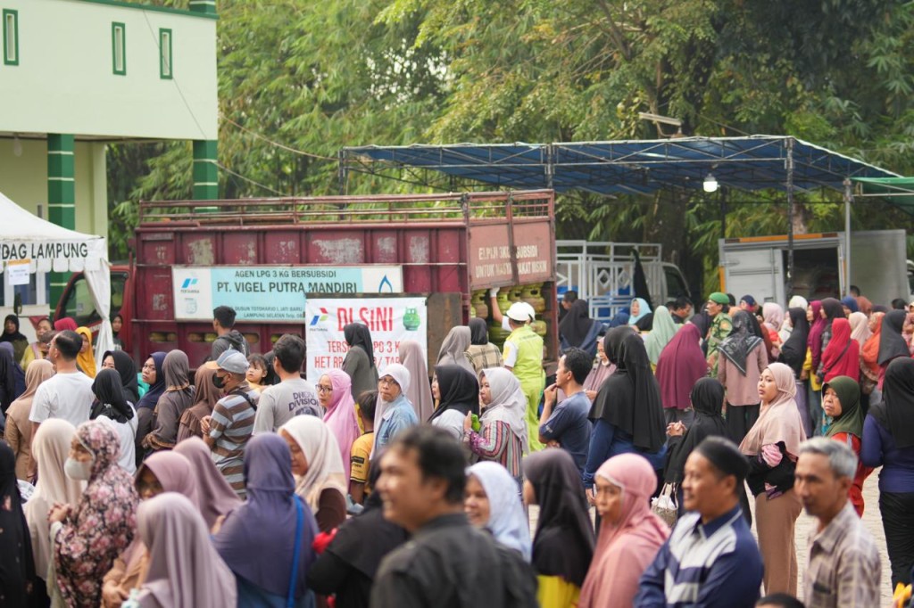 Jelang Ramadan, Takmir Masjid Ulul Albaab Bataranila - Disperindag Lampung Sukses Gelar Pasar Murah
