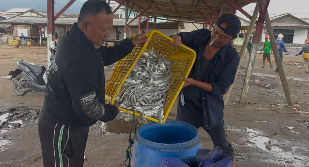 nelayan di Pantai Sukaraja, Kecamatan Bumi Waras, Kota Bandar Lampung..