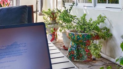 FYP, Standar Hidup, dan Waktu yang Diam-Diam Habis Oleh Putri Fajar Andini