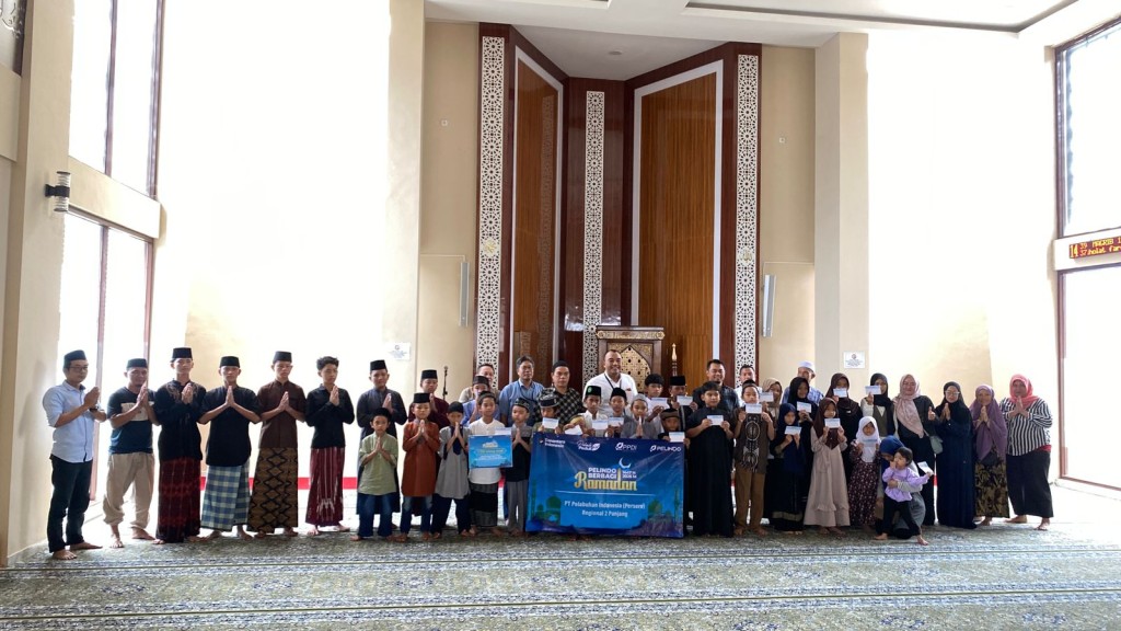 PelindoRegional 2 Panjang Bagi 1.500 Sembako dan Santuni 125 Anak Yatim di Ramadan.