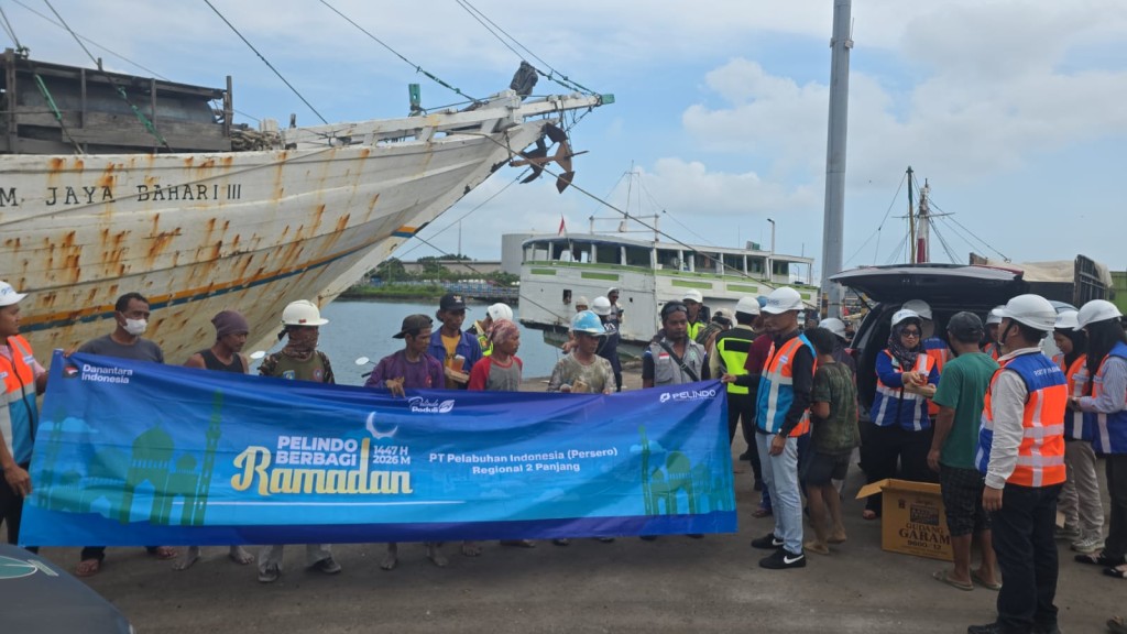 PelindoRegional 2 Panjang Bagi 1.500 Sembako dan Santuni 125 Anak Yatim di Ramadan