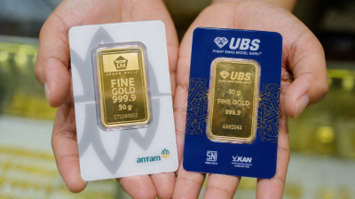 Harga emas Antam masih bertahan tinggi dengan pergerakan stabil, sementara selisih buyback tetap jadi perhatian investor.