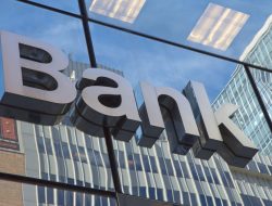 URGENSI MENGETATKAN PENGAWASAN OPERASIONAL PERBANKAN OLEH OJK SELAKU LEMBAGA REGULATOR-SUPERVISOR-PROTECTOR