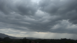 Cuaca Lampung 28 April 2026: Waspada Jalan Licin!