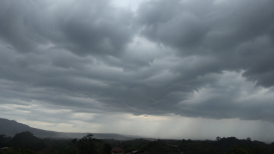 Prakiraan cuaca Lampung 28 April 2026 menunjukkan potensi hujan di banyak wilayah, terutama siang hingga malam hari.