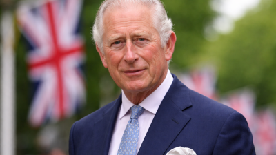 Raja Charles III dikabarkan masuk Islam dan viral di media sosial, namun fakta sebenarnya menunjukkan kabar tersebut hoaks lama tanpa bukti resmi dari Istana Buckingham.