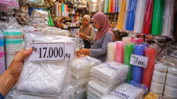 Harga Plastik Meroket, Dampaknya Bikin Kaget