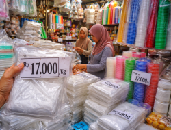 Harga Plastik Meroket, Dampaknya Bikin Kaget