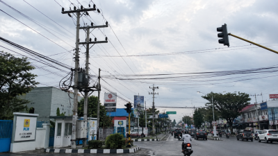 Pemadaman listrik massal melanda sejumlah wilayah Sumatera pada 22 Mei 2026. Gangguan transmisi di Jambi diduga memicu blackout hingga mengganggu aktivitas warga.
