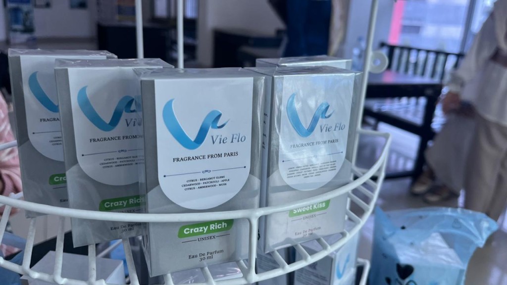Dosen IIB Darmajaya Rintis Bisnis Parfum Premium Vio Flo, Bidik Pasar Gen Z.
