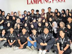 Belajar Jurnalistik Langsung di Dapur Redaksi, 70 Mahasiswa Unila Intip Cara Media Bertahan di Era Digital
