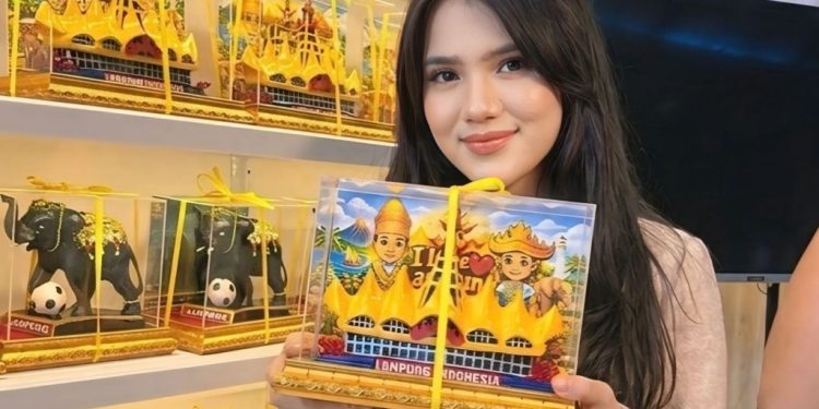 Radja Souvenir, Pusat Pembuatan Miniatur Gajah Lampung dan Menara Siger