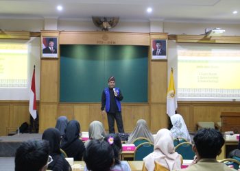Tri Sujarwo Latih Mahasiswa UGM Mendongeng untuk KKN Gorontalo