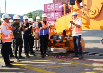 Pelindo Panjang Resmikan QCC 004, Layanan Bongkar Muat Petikemas Makin Cepat