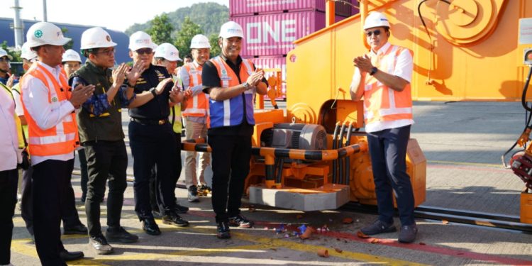 Pelindo Panjang Resmikan QCC 004, Layanan Bongkar Muat Petikemas Makin Cepat
