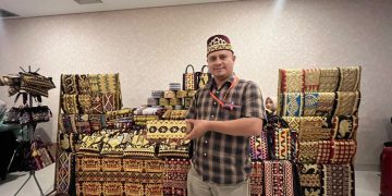 Akraf Tapis Jadi Andalan Para Pejabat, Kualitas Handmade Tembus Pasar Nasional