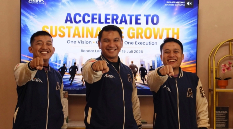 AKIRA menandai usia ke-7 tahun melalui Kick Off 26/27 dengan tema “Accelerate to Sustainable Growth” sebagai momentum refleksi dan menyusun langkah baru.